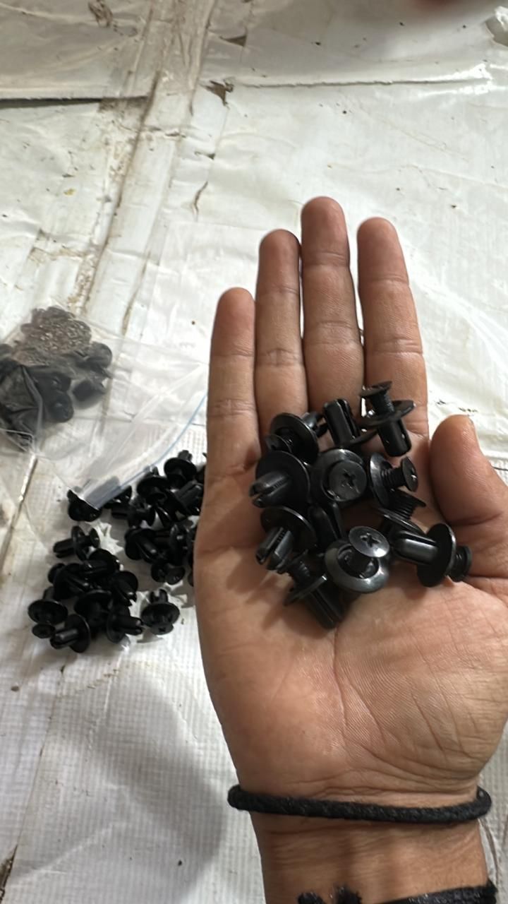 100-Pcs Universal Screw Clamps