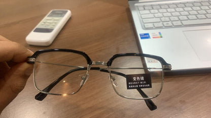 Fashionable LightSensitive Eyeglasses Accessories