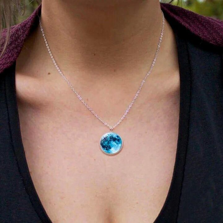 New Glowing Moon Necklace Jewellery